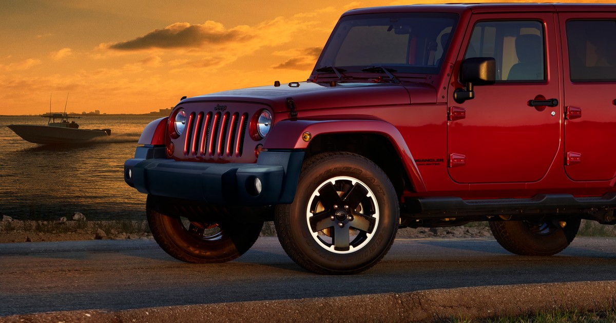 Черный jeep wrangler