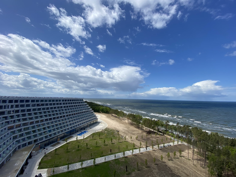 Panorama na morze i las, Hotel Gołębiewski w Pobierowie (zdj. maj 2022 r.)