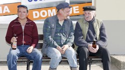 QUIZ o serialu "Ranczo". Pamiętacie, kto siedział na słynnej ławeczce?