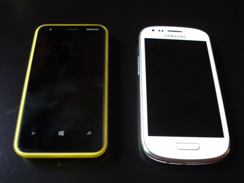 SGS III Mini vs. Lumia 620