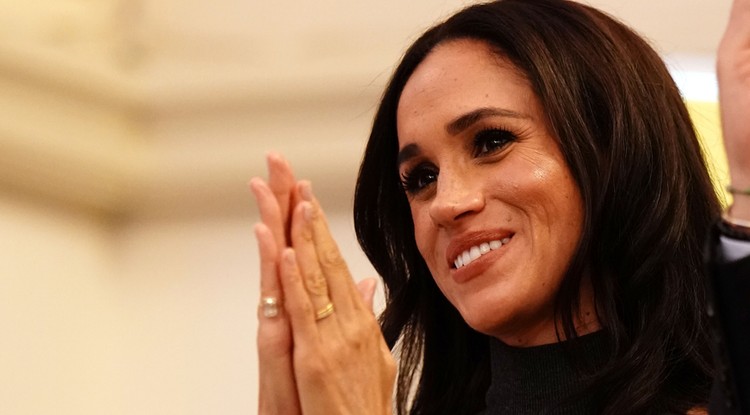 Meghan Markle mosolyogva utasította vissza Károly király gesztusát Fotó: Northofo