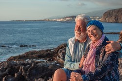 Osoby 50+ mogą się starać o emeryturę m.in. w Portugalii, Tajlandii, Hiszpanii. Czym są wizy emerytalne?