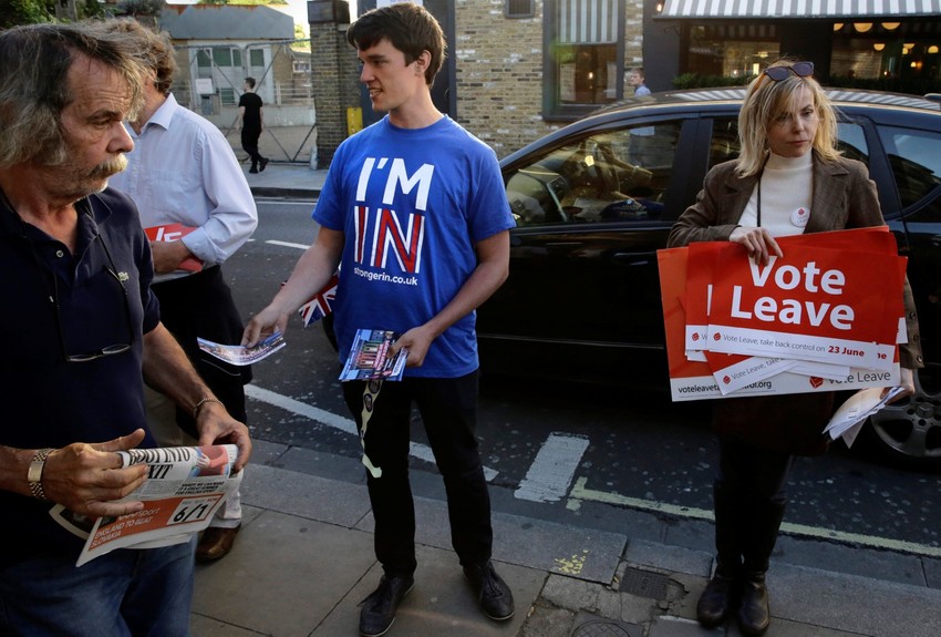 Ankete pokazuju da su obe opcije poprilično izjednačene
