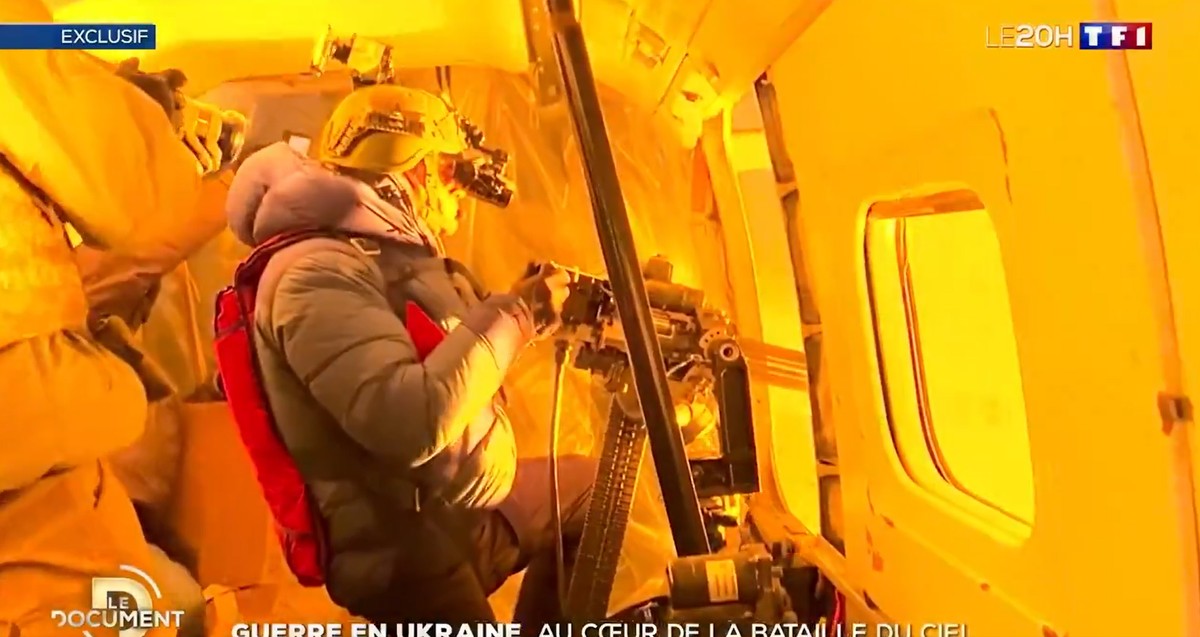 Antydronowa wersja mieleckiego transportowca uzbrojona w 6 lufowego Miniguna.