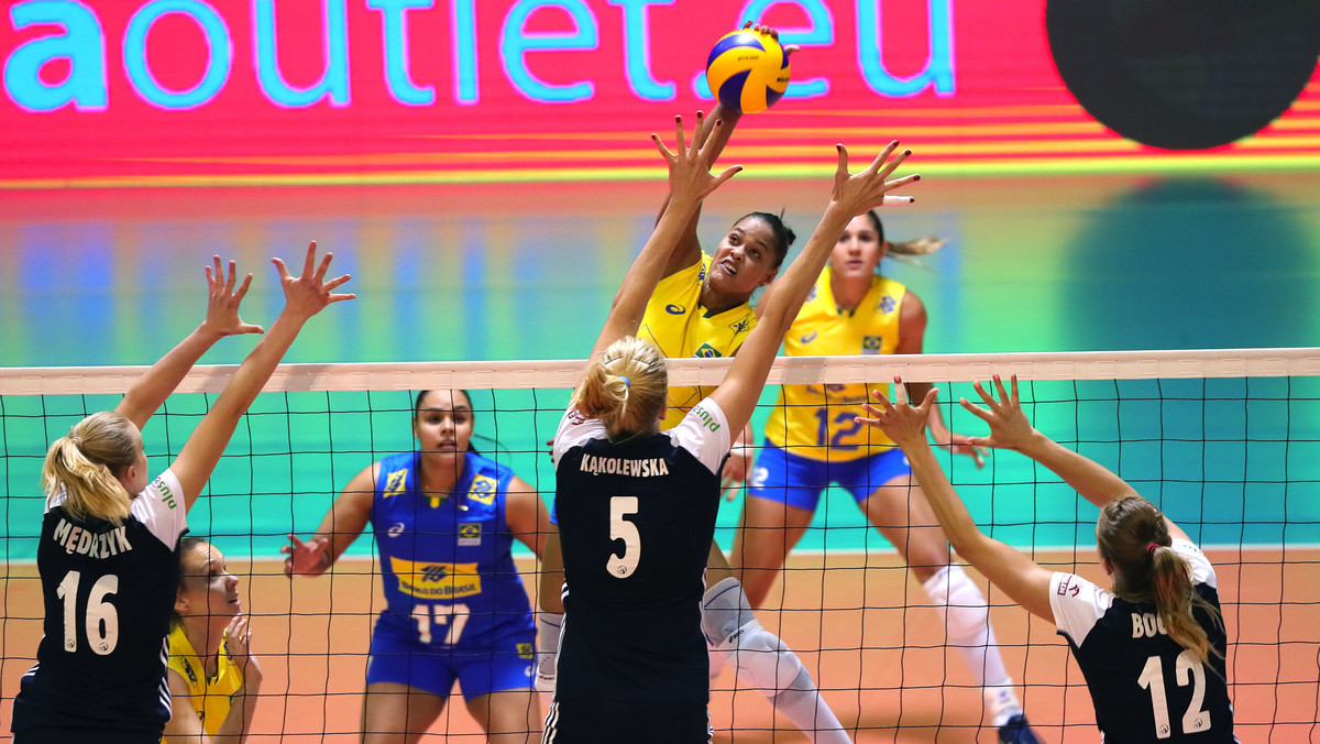 Od porażki z Brazylią reprezentacja Polski rozpoczęła udział w turnieju Montreux Volley Masters. Podopieczne Jacka Nawrockiego przegrały 1:3 (20:25, 25:21, 23:25, 24:26). W środę Biało-Czerwone zmierzą się z Tajlandią (godzina 16:30).