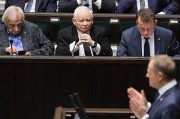 Kaczyński i Tusk lekceważą inteligencję. Ale nie lekceważą jej umiejętności narzucania metareguł [WYWIAD]