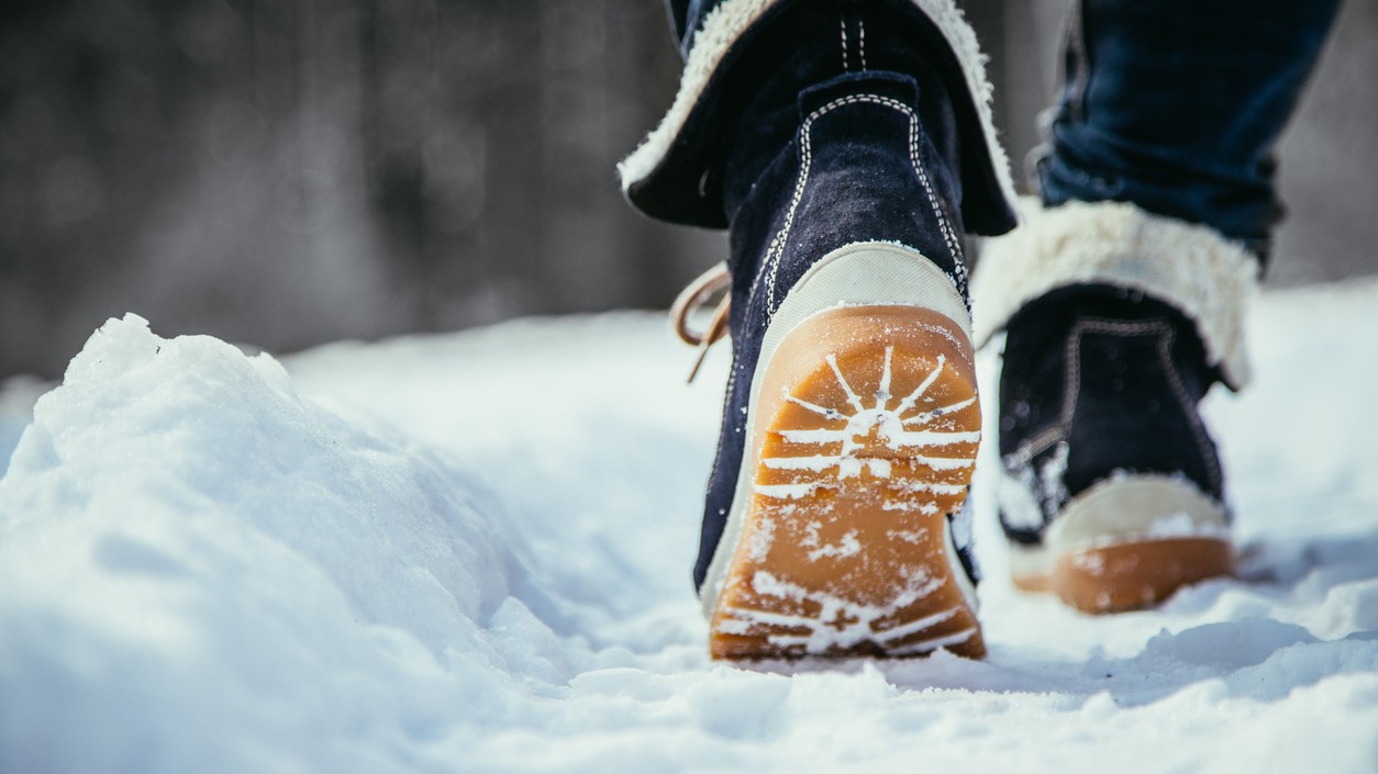Odborníci odhalili pozitívne účinky zimnej prechádzky. (ilustračné foto)