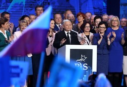 Dziś trzy konwencje. PO obiecała likwidację składek ZUS i NFZ. PiS 15 proc. CIT, a PSL najniższą emeryturę 1200 zł [RELACJA NA ŻYWO]