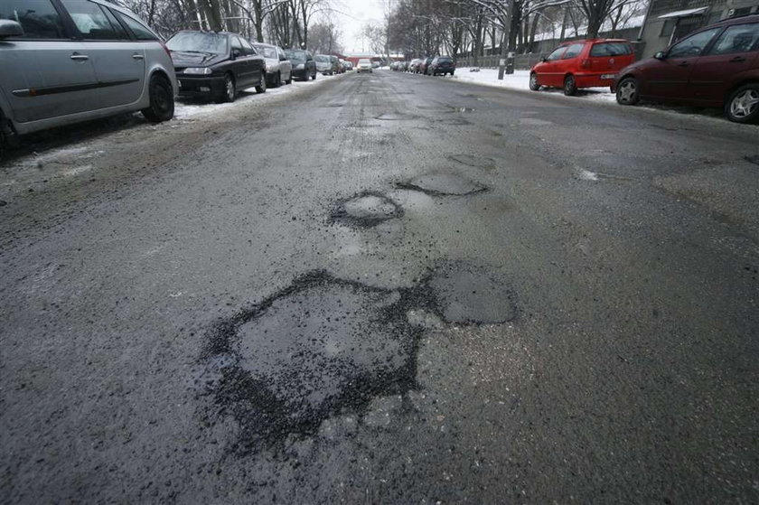 Fakt czyni cuda: Naprawili drogę