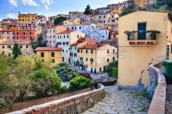 Elba shutterstock 286789073