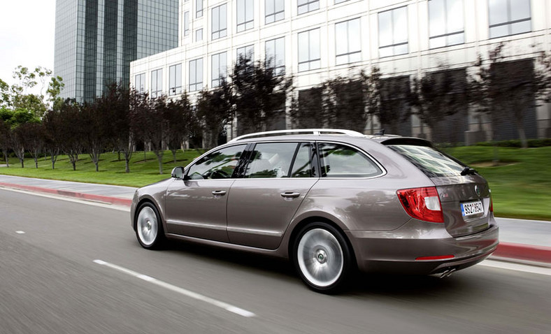 Škoda Superb Combi: facelifting z diodami, common rail w 2010 roku