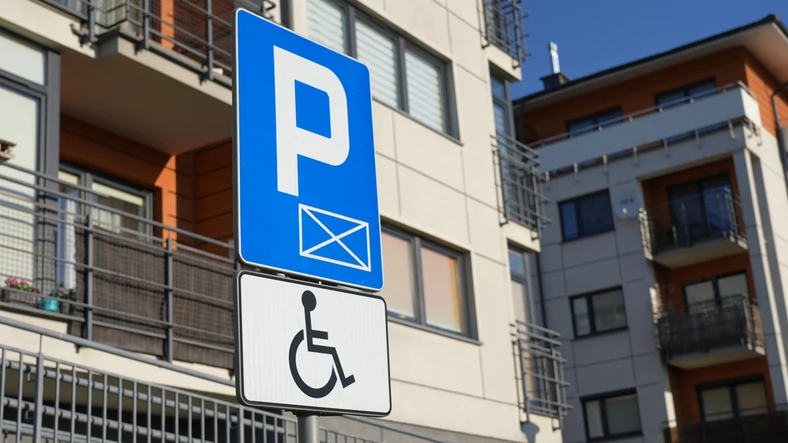 Miejsce parkingowe dla osób z niepełnosprawnościami