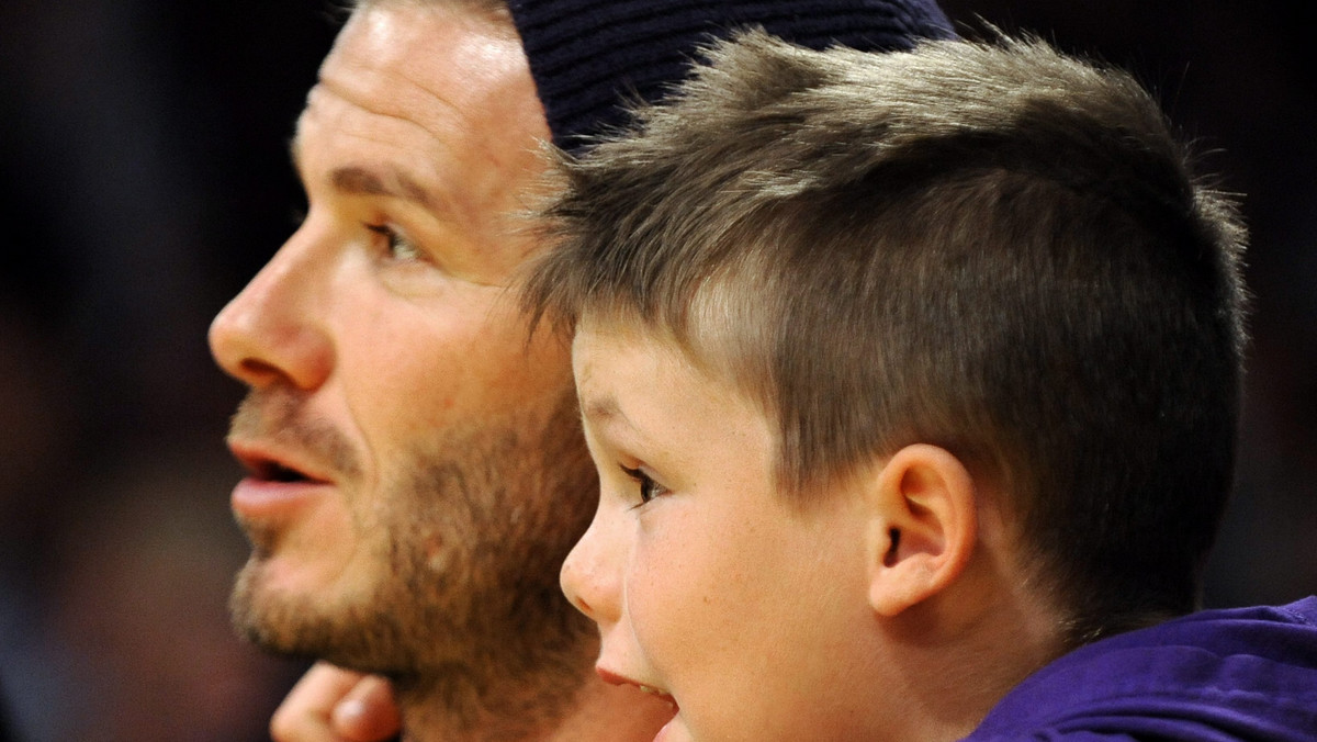 David Beckham, wielka gwiazda Los Angeles Galaxy, coraz więcej czasu poświęca swoim dzieciom. Czyżby sportowiec aspirował to tytułu super ojca, czy jednak chce, żeby jego dzieci pokochały sport tak samo, jak on?