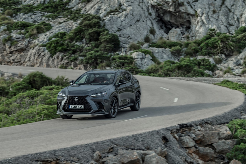 Lexus NX 450h+