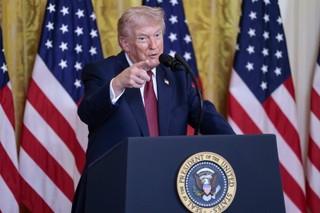 Legendarna sondażownia zastraszona przez Trumpa? Zamilkła po niemal wieku