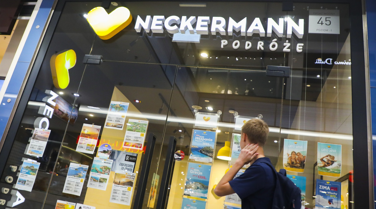 Upadek Neckermanna - sytuacja Polaków