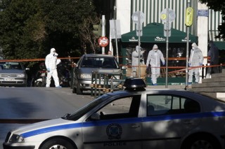 Eksplozja przed cerkwią w centrum Aten. Ranny został policjant