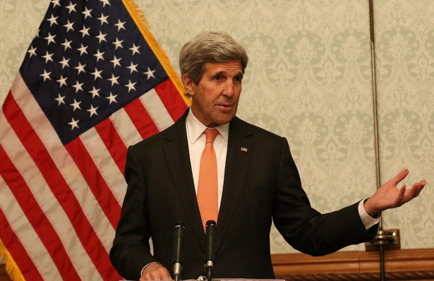 Kerry w sobotę przybył do Hiroszimy na posiedzenie ministrów spraw zagranicznych G7. Jest to bezprecedensowa wizyta szefa amerykańskiej dyplomacji w tym mieście.