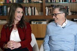 Testy DNA, seksistowskie dane i znikające podręczniki. Bill i Melinda Gates opisują niespodzianki 2018 roku