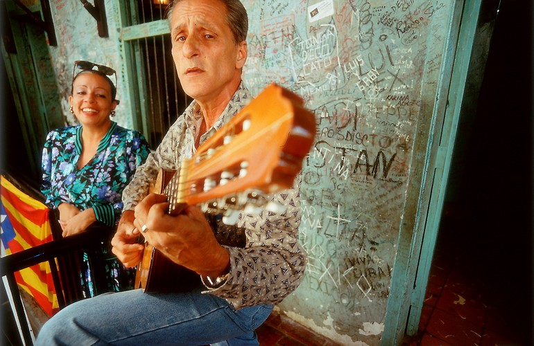 Każdy uliczny grajek potrafi zagrać „Chan chan”