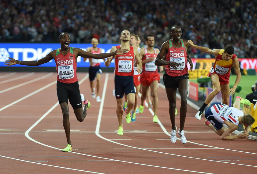 Elijah Manangoi (z lewej) w 2017 roku w Londynie został mistrzem świata na dystansie 1500 m