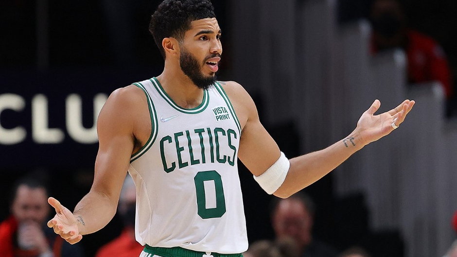 Jayson Tatum podczas spotkania z Atlanta Hawks 17 listopada 2021 r.