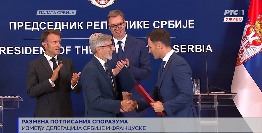 Razmena sporazuma 2 Vučić Makron