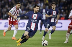 Lionel Messi powitany gwizdami i obraźliwymi okrzykami. Pięć goli PSG [WIDEO]