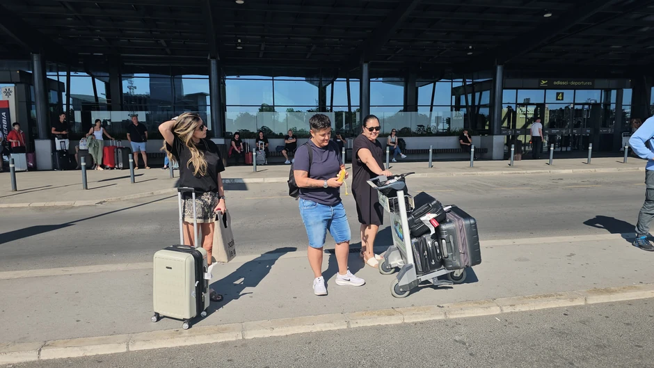 Marija, Verica i Jovana Pajić stigle iz Crne Gore