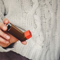 Ezt tanácsolja a tüdőgyógyász, ha egyszerre szed antibiotikumot és asztma elleni gyógyszert