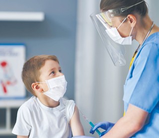 Prawna próżnia. Szczepienia dzieci pozostaną bez regulacji?