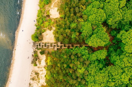 Szum fal i piaszczysta plaża na wyciągnięcie ręki. Odpocznij w wyjątkowym resorcie w Międzyzdrojach