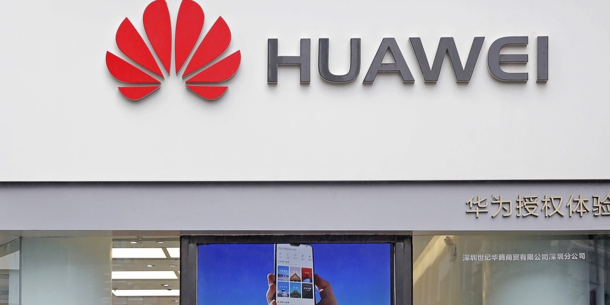 Gdyby polskie władze wyłączyły Huawei z budowy sieci 5G, to koszty wzrosłyby o prawie 10 mld euro - stwierdził prezes chińskiej firmy, wyrażając nadzieję, że Polska "oprze się presji światowych potęg" w tej sprawie.