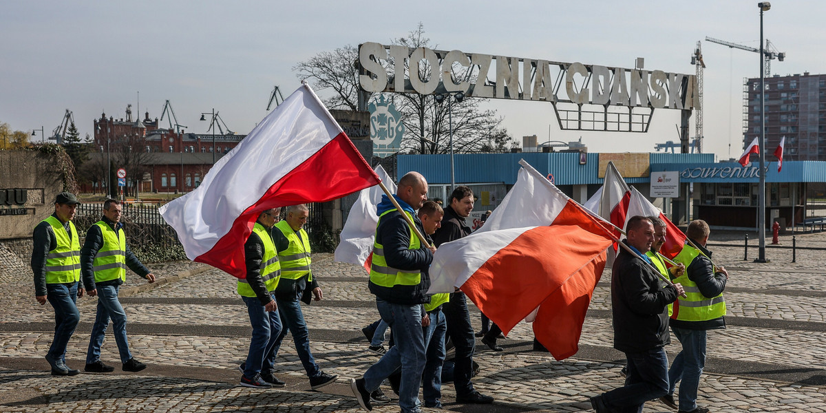 Polscy rolnicy protestujący przeciwko transportom ukraińskiego zboża