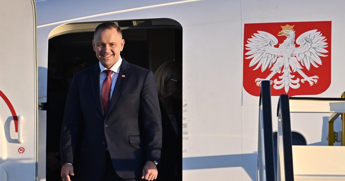 Wyciekło, ile Polacy wydadzą na podróże prezydenta Karola Nawrockiego. Padł rekord