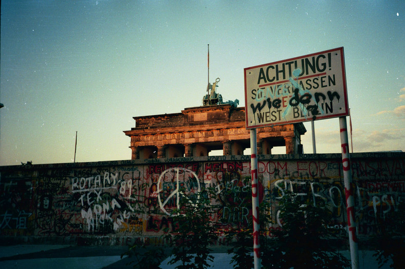 Mur berliński, 1989 rok, fot. Tomasz Wierzejski / AG