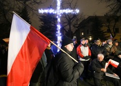 Protest w 33. rocznicę wprowadzenia stanu wojennego w Polsce. Tym razem pod domem Kiszczaka