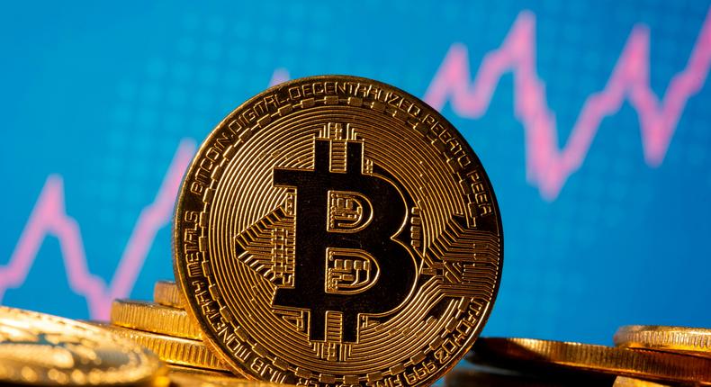 BTC market crashes, around $70 billion lost after comments by US bank chair (CNBC)