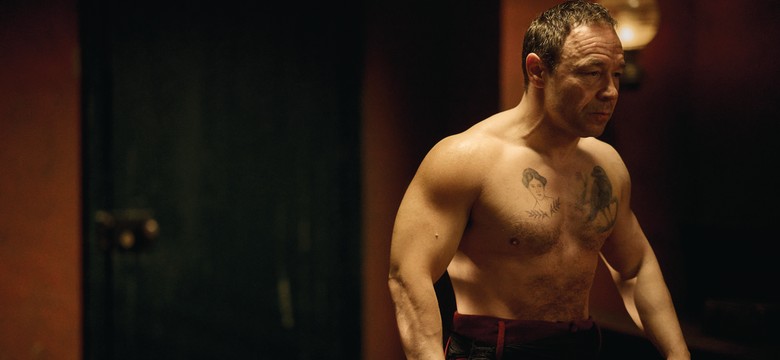 Na długo przed freak fightami walczono w podziemiu. Opowie o tym ten serial