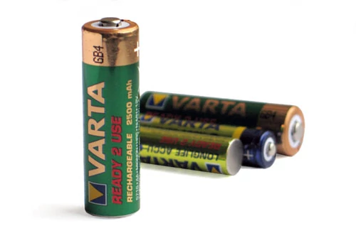 Varta Professional Accu Ready 2 Use 2500 mAH AA – wyjęte z pudełka dysponowały pojemnością około 1900 mAh