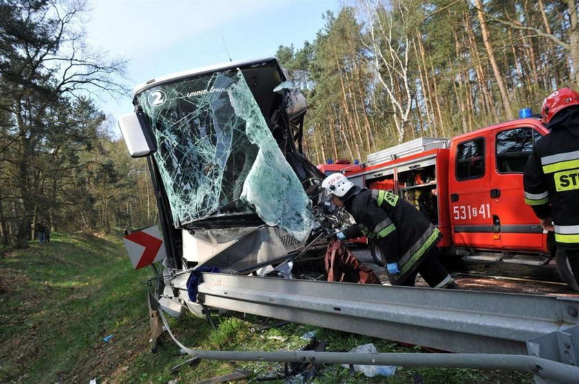 Wypadek autobusu w Zachodniopomorskiem. 25 rannych, 7 ciężko!