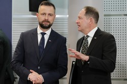 Szef MON: Bezpieczeństwo to nasz priorytet. Umowa na zakup "BARBARA" podpisana