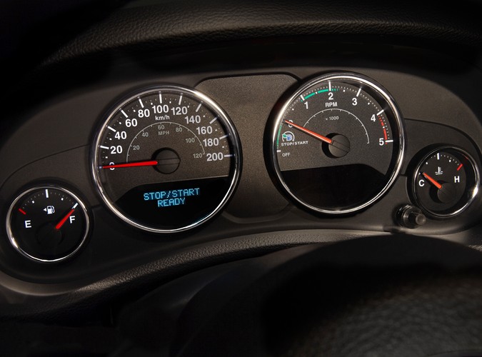 Jeep to ikona samochodów 4x4. Teraz słynna marka nabiera sił pod skrzydłami Fiata. W Polsce pojawiły się właśnie nowości amerykańskiej legendy bezdroży - oto Jeep Wrangler Unlimited i Jeep Grand Cherokee...