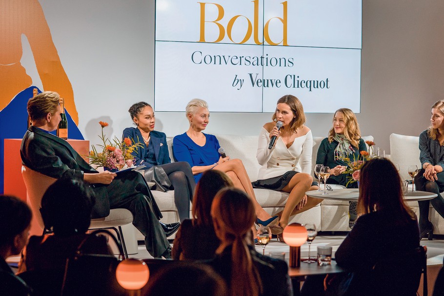 Inauguracyjne spotkanie Bold Conversations by Veuve Clicquot. W panelu poprowadzonym przez Justynę M. Adamczyk wzięły udział: Omenaa Mensah, Jowita Michalska, Ewa Szmidt-Belcarz, Anna Kieszkowska-Grudny oraz Zuzanna Brzosko.