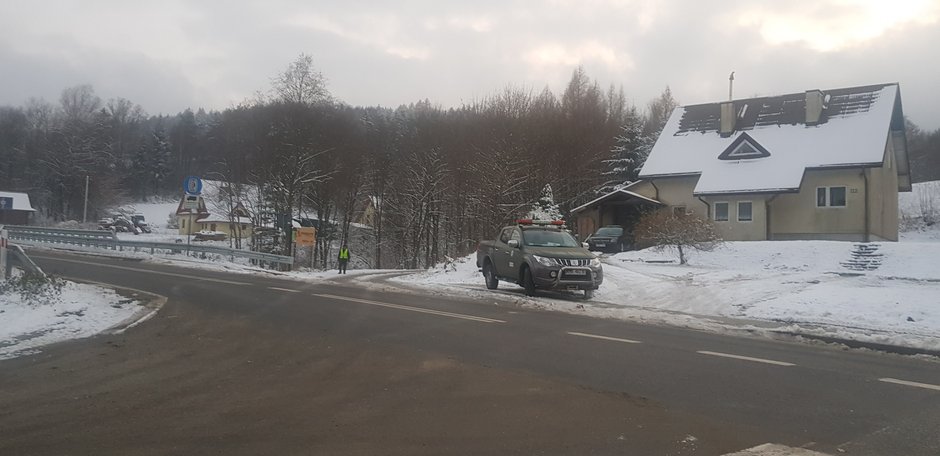 Straż leśna patrolująca drogi dojzdowe 