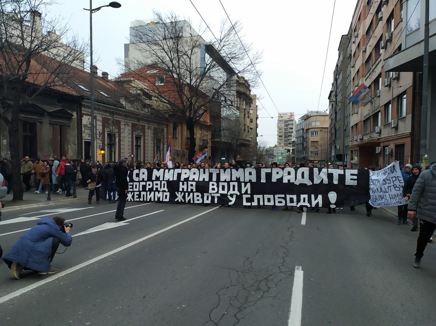 Protesti antivakseri migranti Beograd