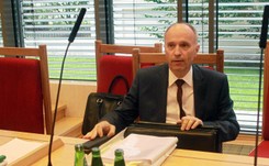 Szef KNF o przewalutowaniu kredytów: Kurs sprawiedliwy wcale nie będzie sprawiedliwy. Zyskają na nim bogaci