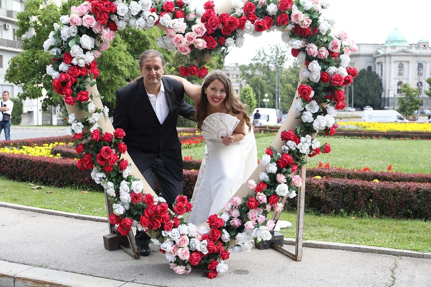 Svadbena veselja u poslednje vreme sve češće odlikuje i iznajmljivanje dekoracije
