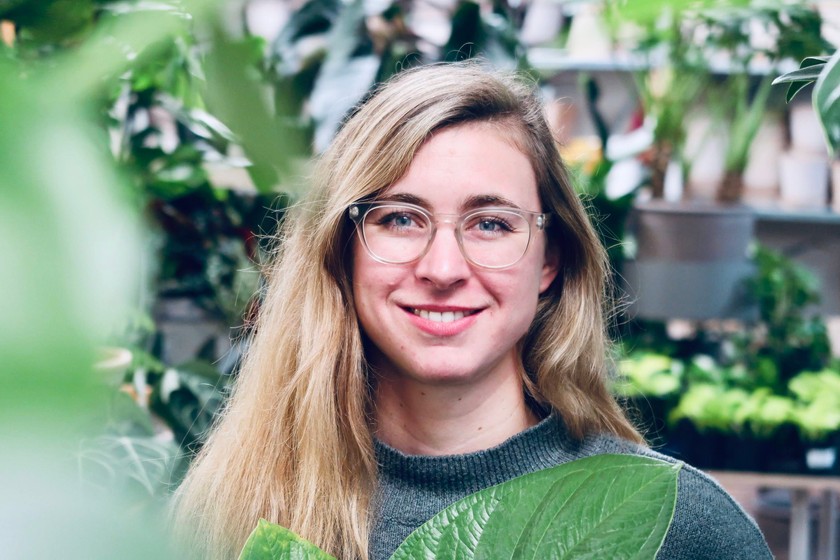 Carla Boschung (31 ans) est depuis un an et demi propriétaire de la jardinerie Pflanzerei à Zurich. Maître horticultrice de formation, elle travaille depuis 15 ans dans la branche et a connu plusieurs tendances. 