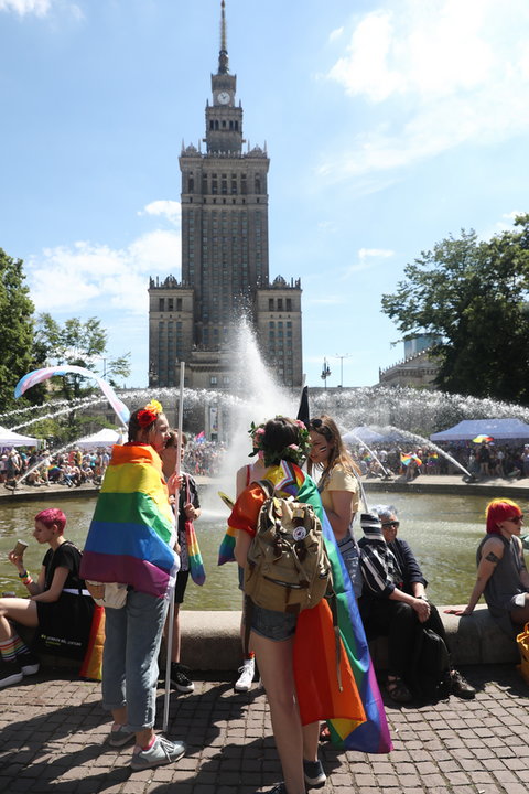 Uczestnicy parady równości w Warszawie
